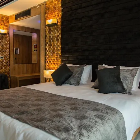 Отель Bfc & Sport 2*